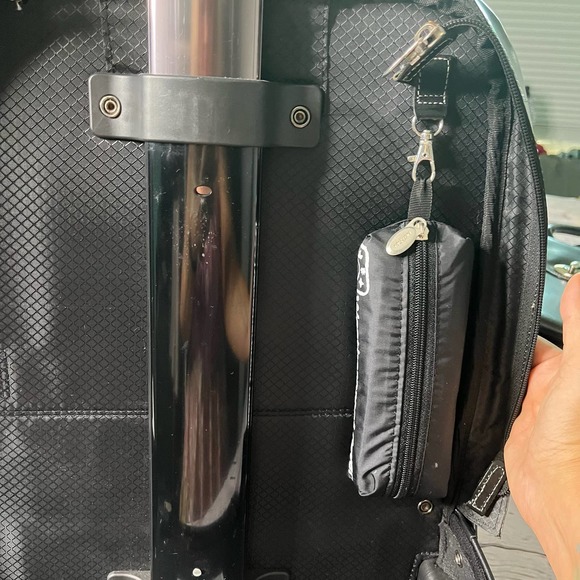 MELROSE | 15” Leather Vertical Detachable-Wheeled Laptop Case #9703 - Picture 3 of 16